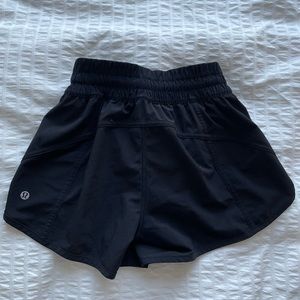lululemon tracker shorts 4” size 4